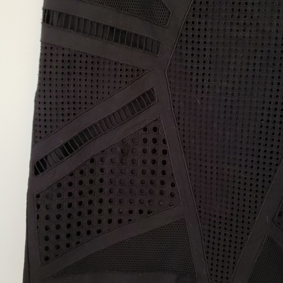 Elie Tahari Laser Cut Black Pencil Skirt - Picture 4 of 8